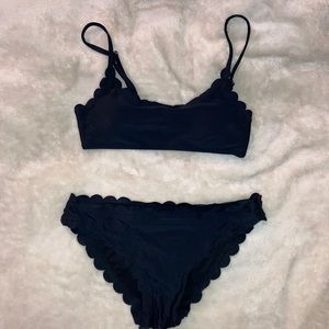 BLACK RUFFLE BIKINI SET